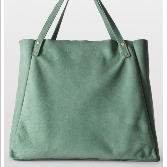 American Apparel Handbags - American apparel 17”x14” l’epicier 100% leather tote bag basic simple 0871